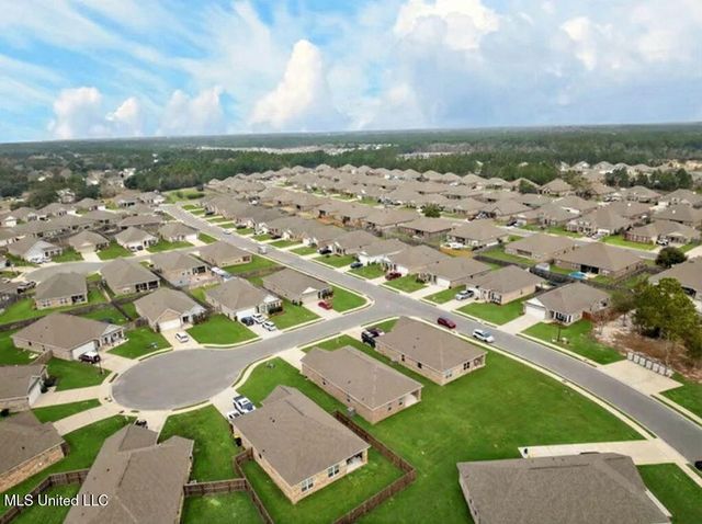 1052 Whimbrel Court, Ocean Springs, MS 39564