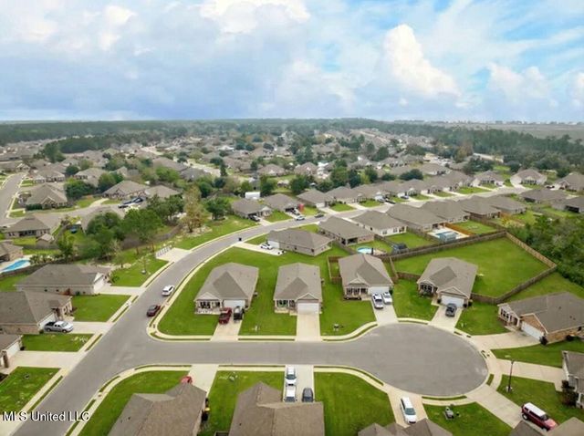 1052 Whimbrel Court, Ocean Springs, MS 39564