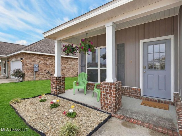 1052 Whimbrel Court, Ocean Springs, MS 39564