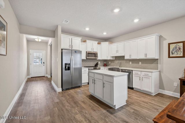 1052 Whimbrel Court, Ocean Springs, MS 39564