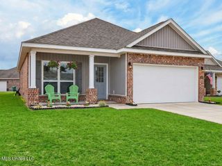 1052 Whimbrel Court, Ocean Springs, MS 39564