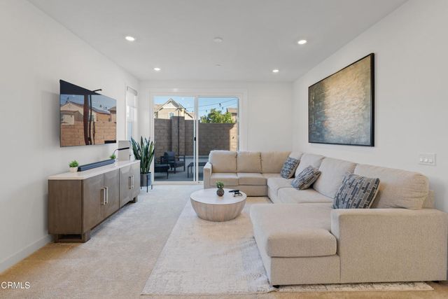509 Snowdrop Lane, Santa Paula, CA 93060
