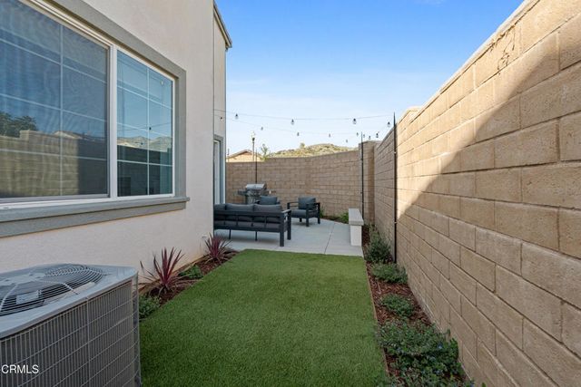 509 Snowdrop Lane, Santa Paula, CA 93060