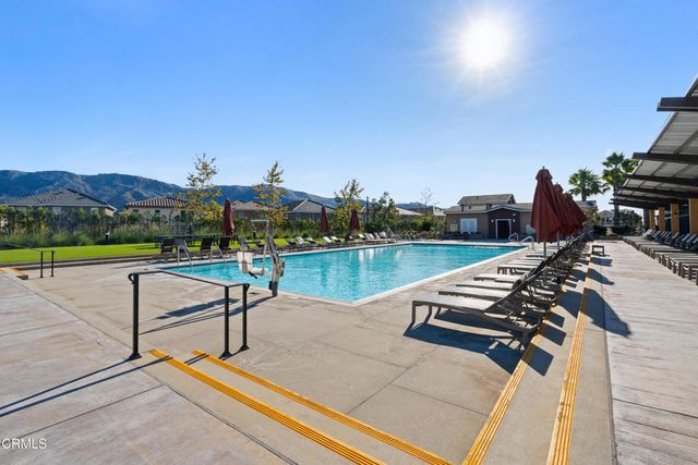 509 Snowdrop Lane, Santa Paula, CA 93060