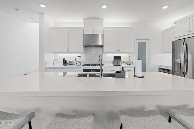 509 Snowdrop Lane, Santa Paula, CA 93060