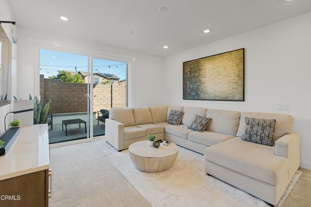 509 Snowdrop Lane, Santa Paula, CA 93060