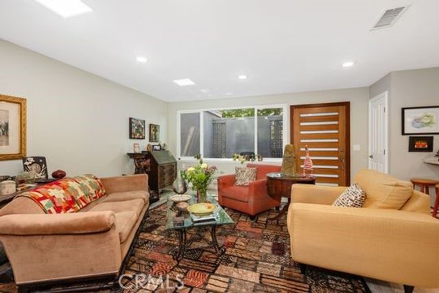 153 Avenida Majorca C C, Laguna Woods, CA 92637