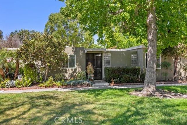 153 Avenida Majorca C C, Laguna Woods, CA 92637