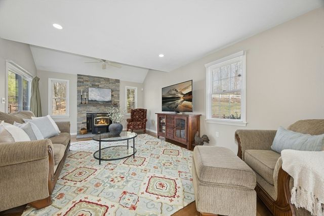 1 Heidi Lane, Grafton, MA 01519