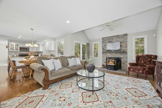 1 Heidi Lane, Grafton, MA 01519