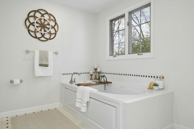 1 Heidi Lane, Grafton, MA 01519