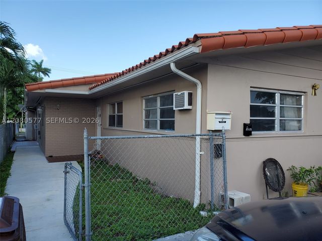 36 W 37th St, Hialeah, FL 33012