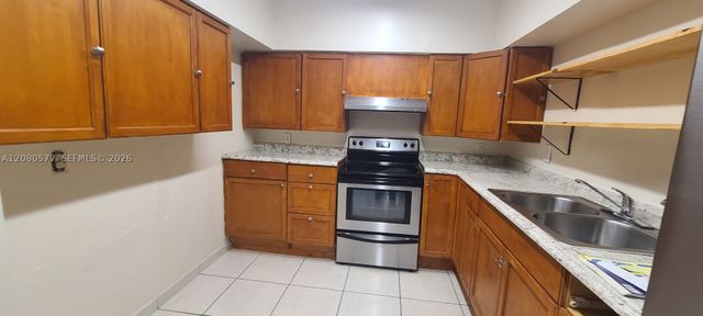 36 W 37th St, Hialeah, FL 33012