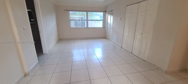 36 W 37th St, Hialeah, FL 33012