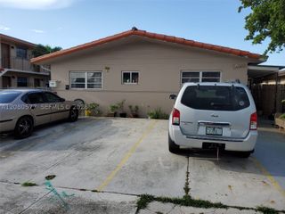 36 W 37th St, Hialeah, FL 33012