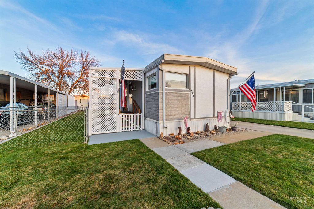 241 N. Checola Circle, Boise, ID 83713