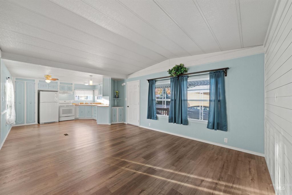 241 N. Checola Circle, Boise, ID 83713 photo 4