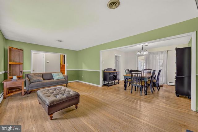 933 BIG OAK RD, Yardley, PA 19067