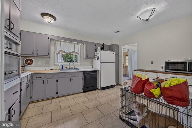 933 BIG OAK RD, Yardley, PA 19067