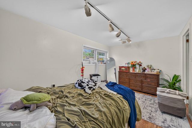 933 BIG OAK RD, Yardley, PA 19067