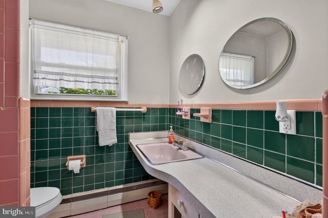 933 BIG OAK RD, Yardley, PA 19067