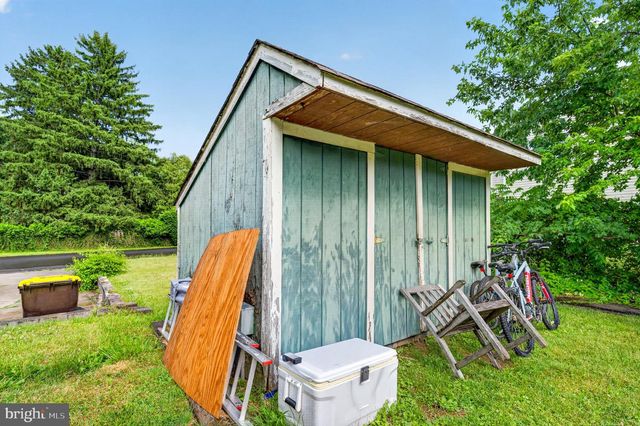 933 BIG OAK RD, Yardley, PA 19067