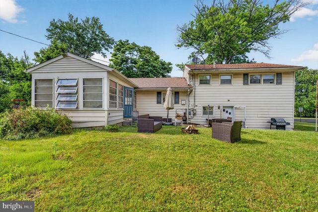 933 BIG OAK RD, Yardley, PA 19067