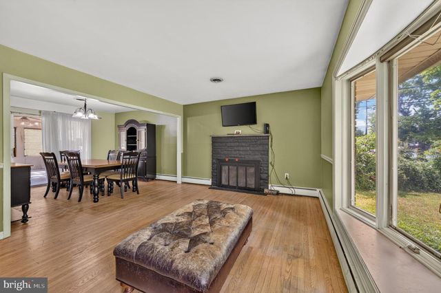 933 BIG OAK RD, Yardley, PA 19067