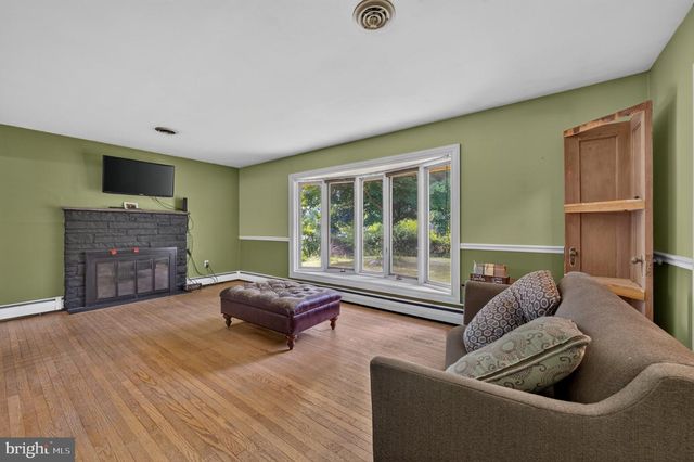933 BIG OAK RD, Yardley, PA 19067