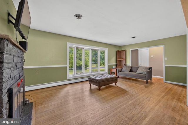 933 BIG OAK RD, Yardley, PA 19067