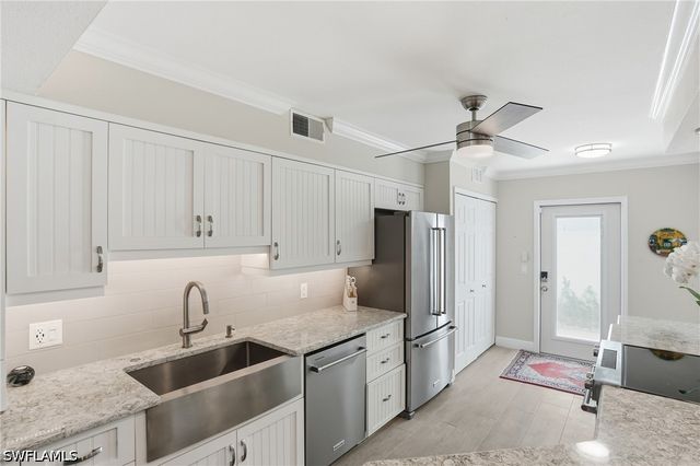 4945 Cougar CT S 4, Naples, FL 34109
