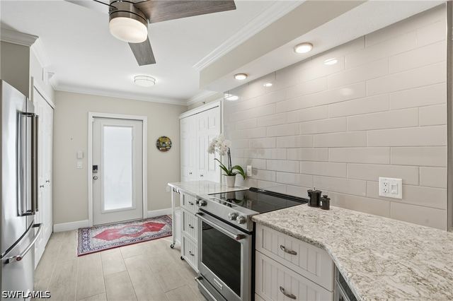 4945 Cougar CT S 4, Naples, FL 34109