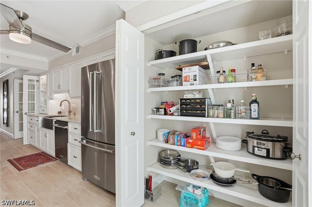 4945 Cougar CT S 4, Naples, FL 34109