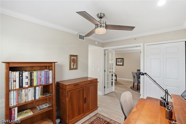 4945 Cougar CT S 4, Naples, FL 34109