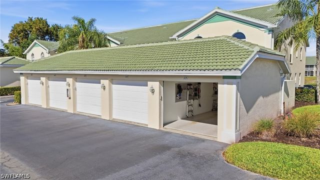 4945 Cougar CT S 4, Naples, FL 34109