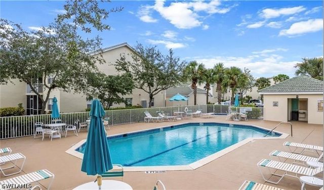 4945 Cougar CT S 4, Naples, FL 34109
