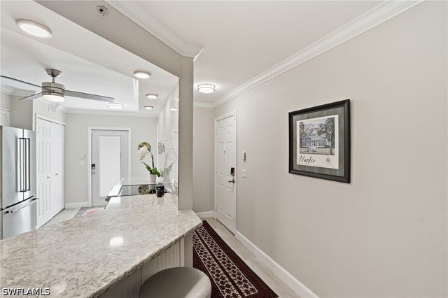 4945 Cougar CT S 4, Naples, FL 34109