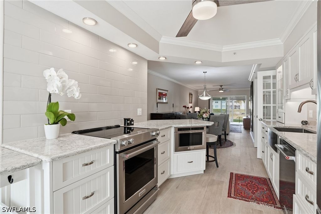 4945 Cougar CT S 4, Naples, FL 34109