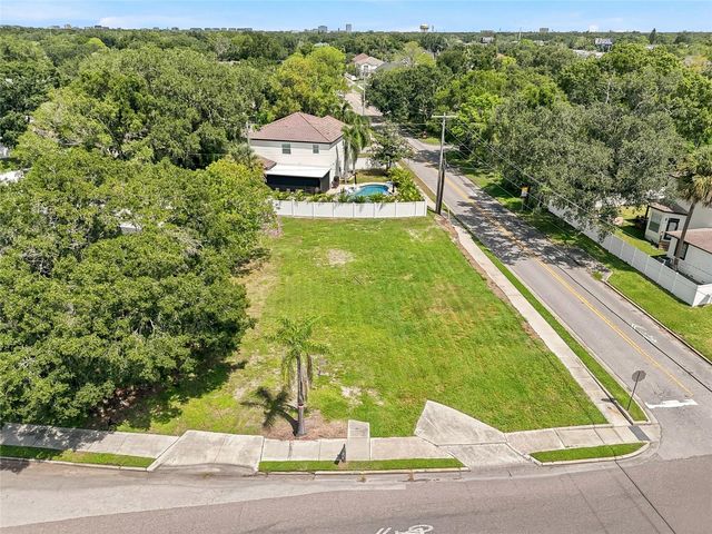 3622 W TAMPA CIRCLE, Tampa, FL 33629