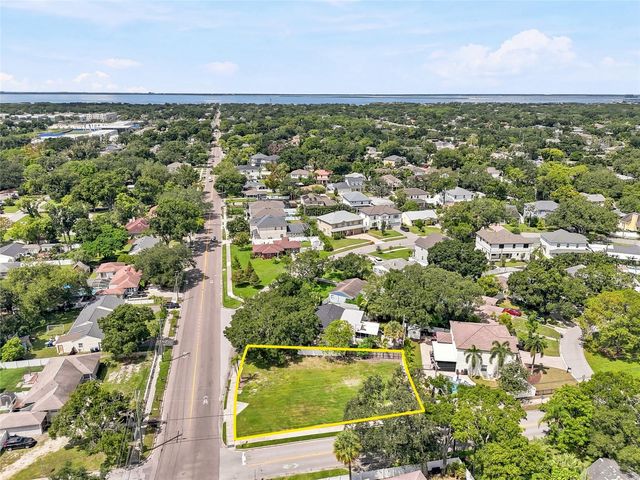 3622 W TAMPA CIRCLE, Tampa, FL 33629