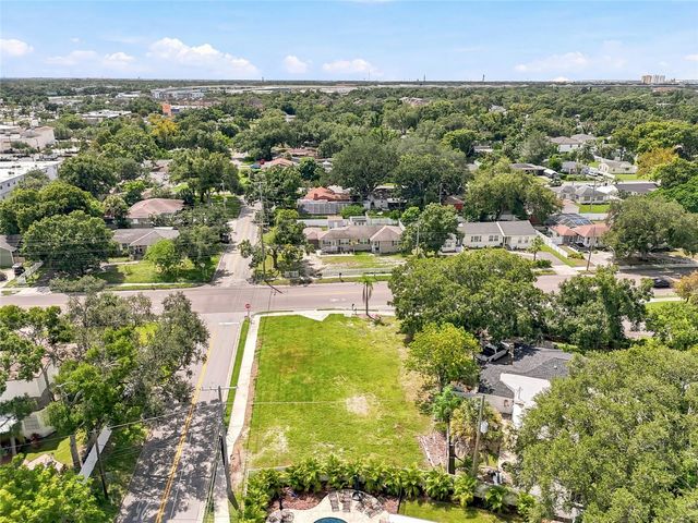 3622 W TAMPA CIRCLE, Tampa, FL 33629