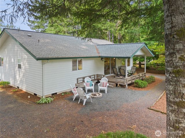 260 N Mount Christie Drive, Hoodsport, WA 98548