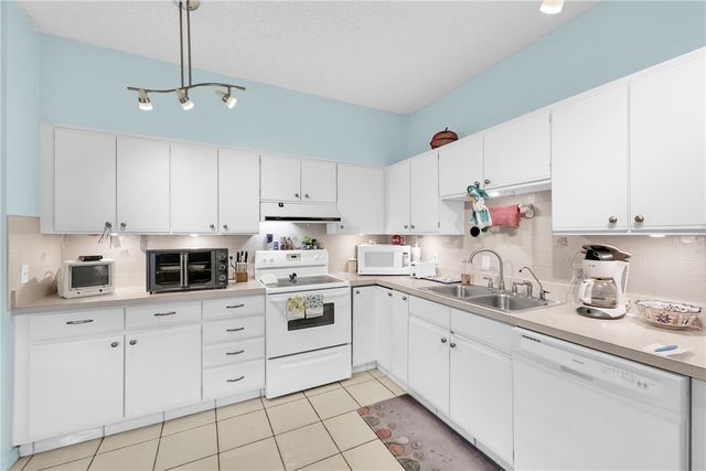 354 Garden Grove Parkway, Vero Beach, FL 32962