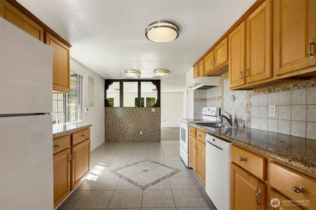 23516 20th Avenue W, Bothell, WA 98021