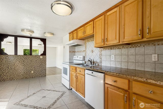 23516 20th Avenue W, Bothell, WA 98021