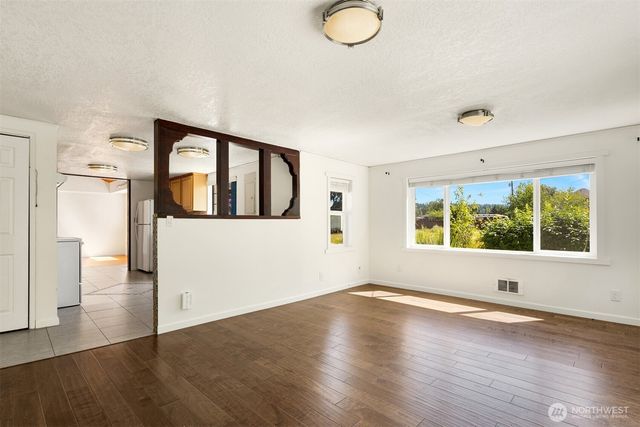 23516 20th Avenue W, Bothell, WA 98021