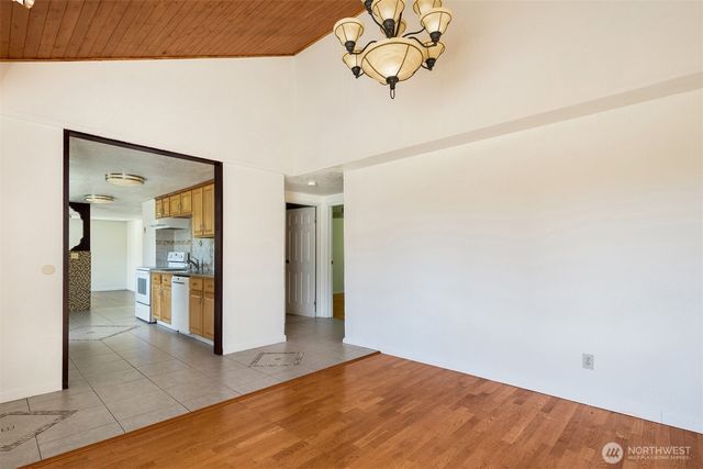 23516 20th Avenue W, Bothell, WA 98021