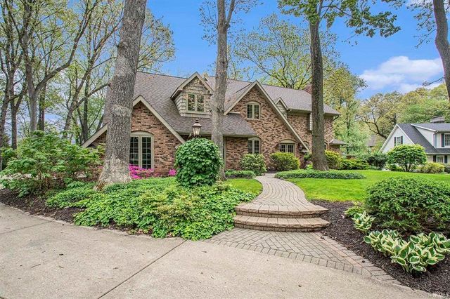 51086 Woodcliff Court, Granger, IN 46530