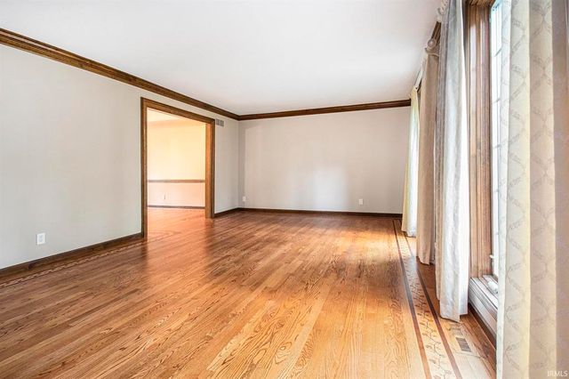 51086 Woodcliff Court, Granger, IN 46530
