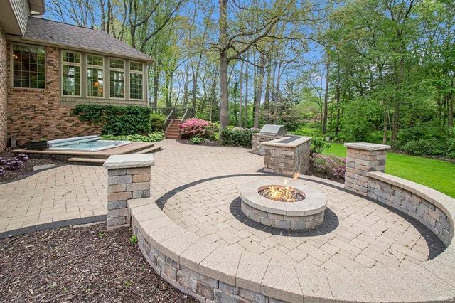 51086 Woodcliff Court, Granger, IN 46530